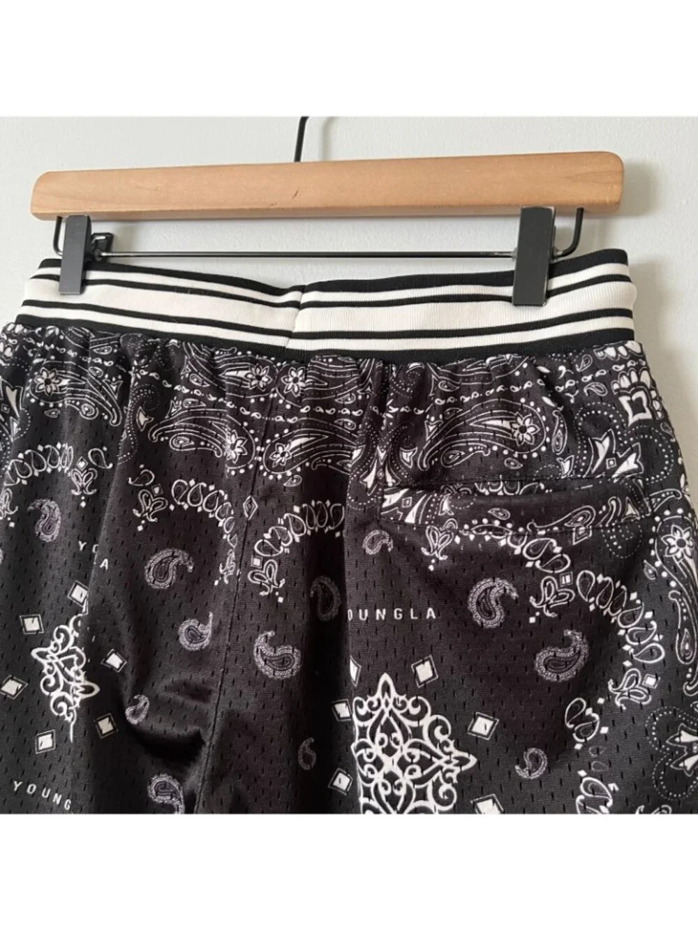 Young LA Black Bandana Print Mesh Athletic Shorts Men's Size Small